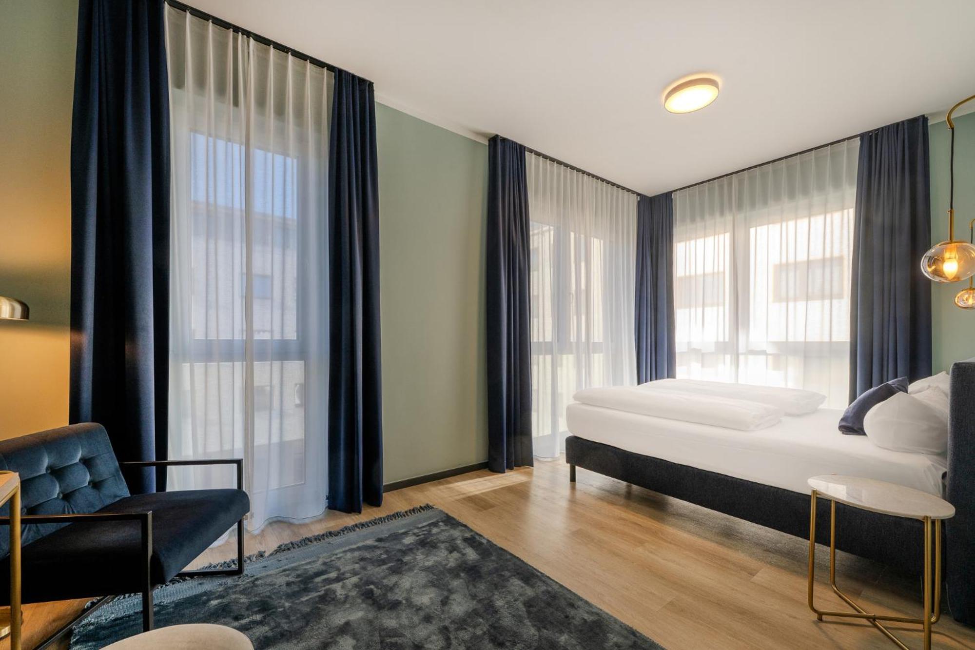 ホテル The Base Berlin One エクステリア 写真